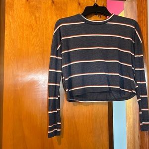 Long sleeve crop top
